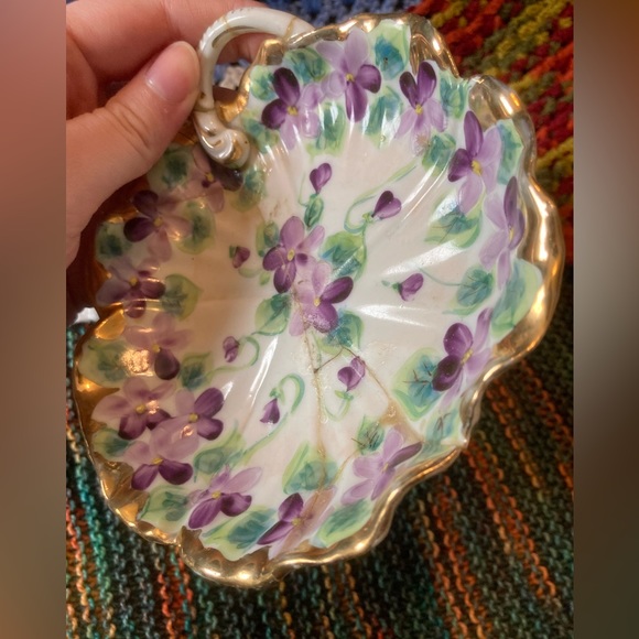 Repaired Vintage Purple and Green Floral Handled Plate - Picture 5 of 14